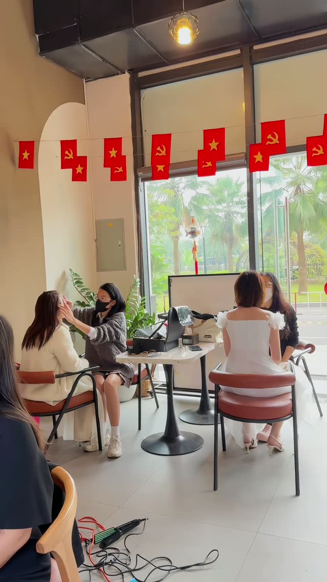 Hậu trường makeup trước buổi chụp doanh nhân MDLand