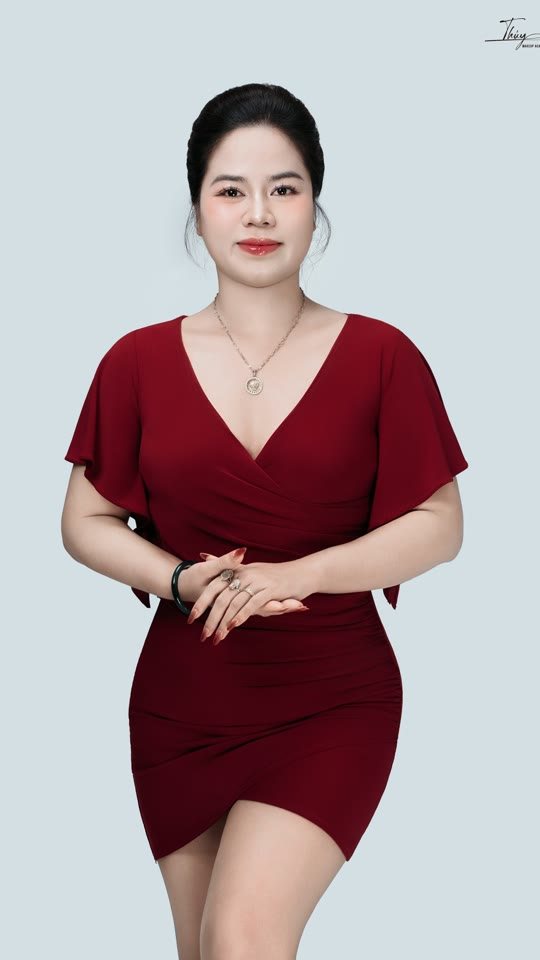 Behind the scene rồi tới thành phẩm: bộ ảnh doanh nhân đỏ – trắng trong 20 giây