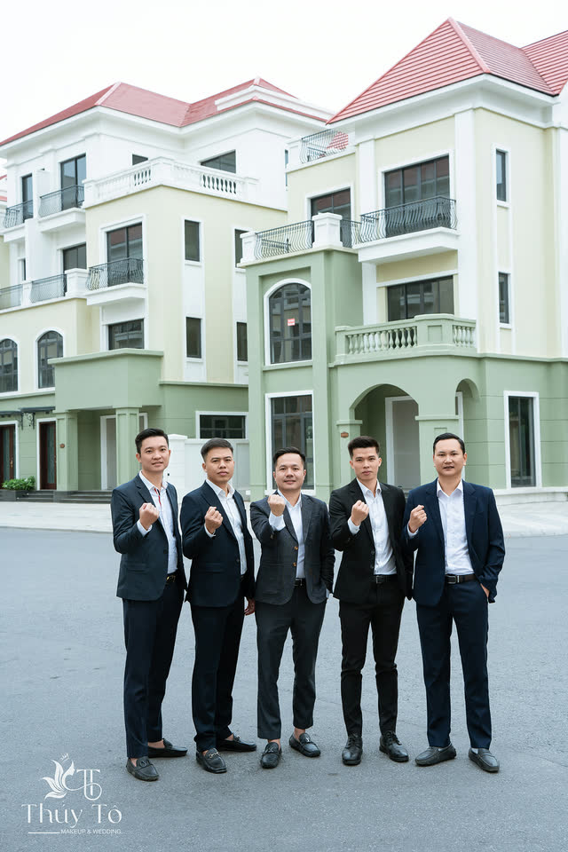 Ảnh tập thể ban lãnh đạo & phòng ban MDLand — ảnh số 165 chụp tại Thúy Tô Studio, Vinhomes Ocean Park 2